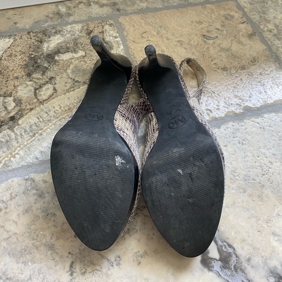 Micheal Kors heels - Picture 5 of 8